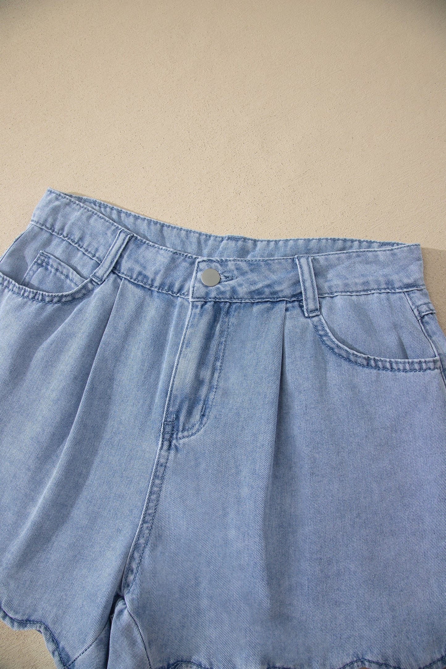 Light Wash Scalloped Trim Denim Shorts