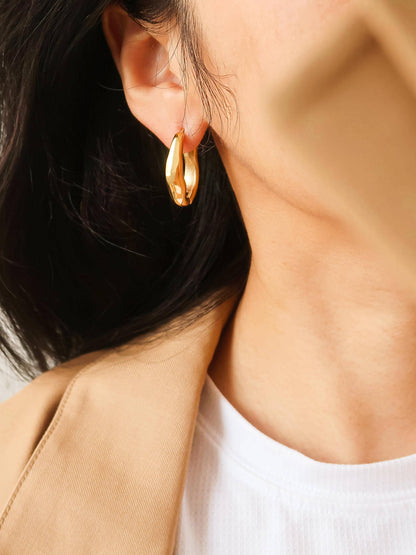 Darcy Oval Hoop Earring Gold