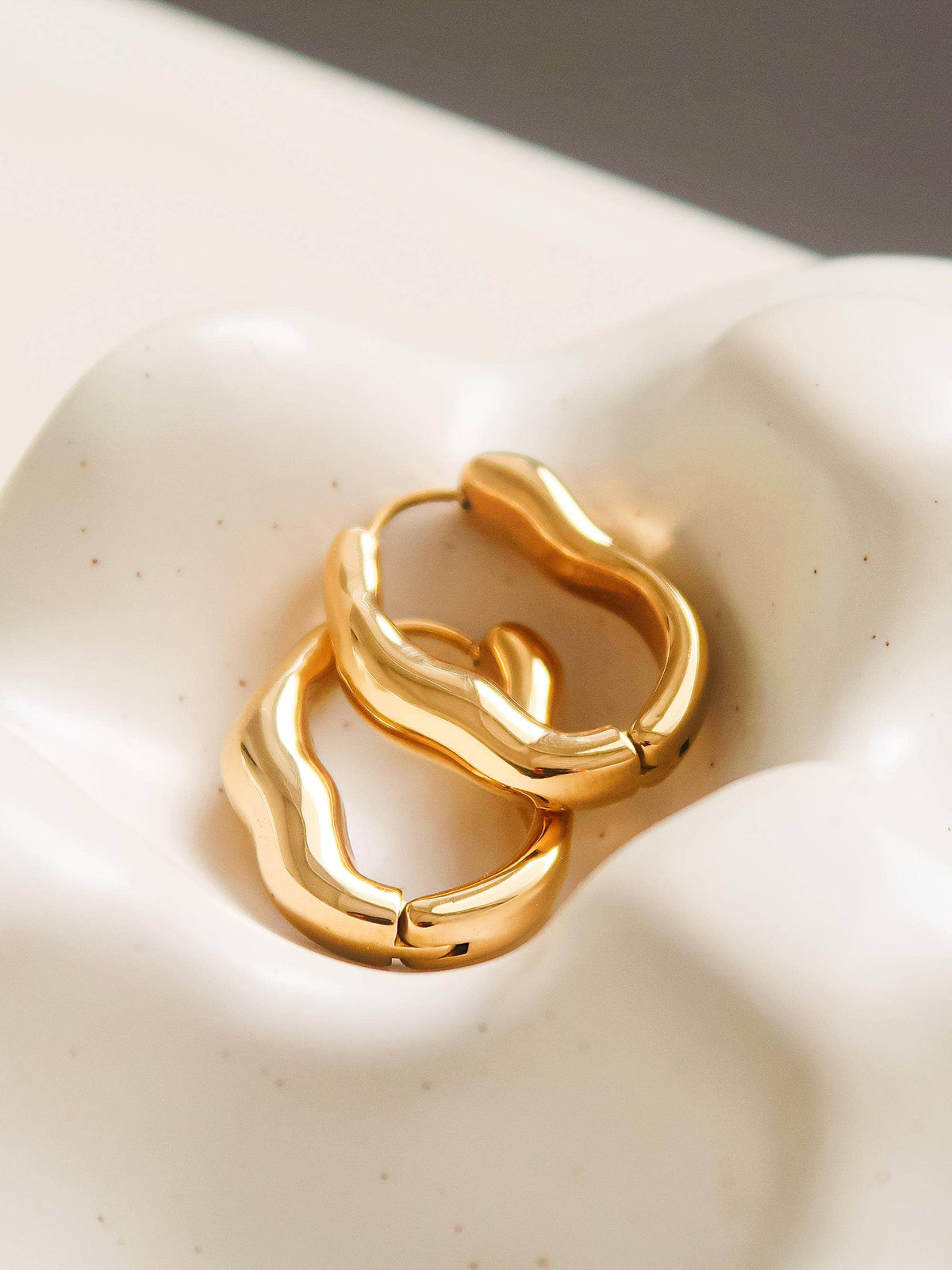 Darcy Oval Hoop Earring Gold