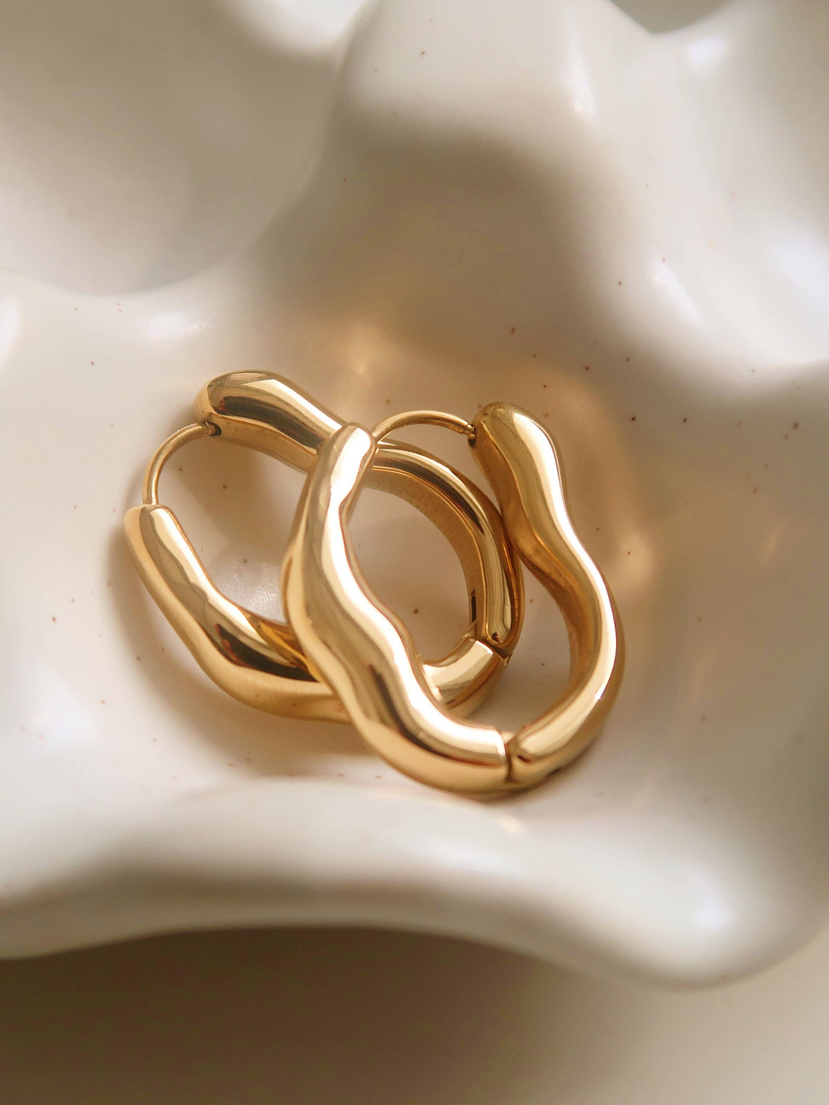 Darcy Oval Hoop Earring Gold